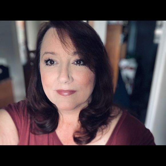 Meet your Posher, Tina - Picture 1 of 1